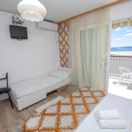 Apartments By The Sea Duce, Omis - 2992 Dugi Rat Szoba fotó
