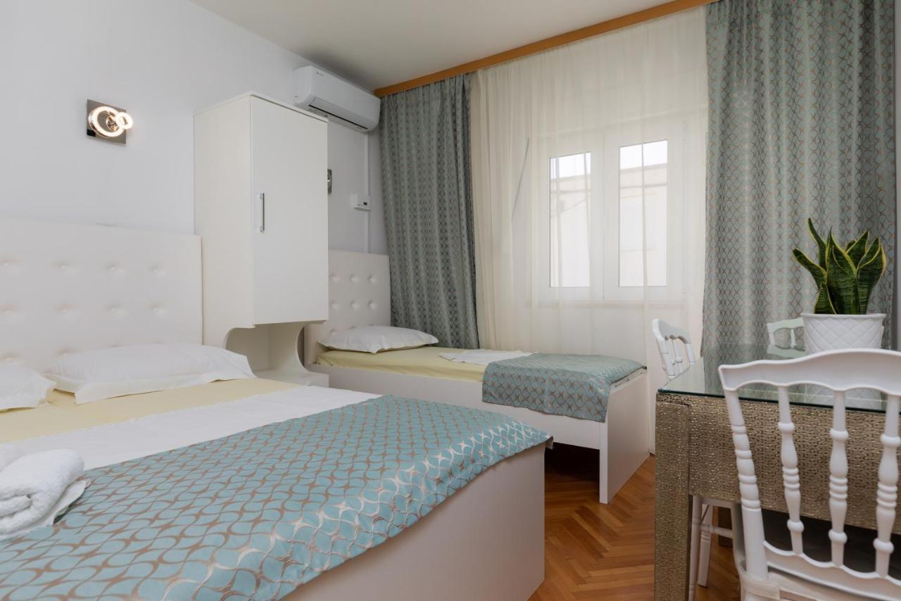 Apartments By The Sea Duce, Omis - 2992 Dugi Rat Kültér fotó