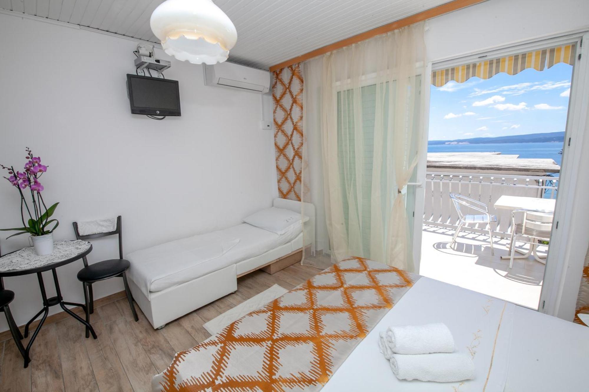 Apartments By The Sea Duce, Omis - 2992 Dugi Rat Szoba fotó