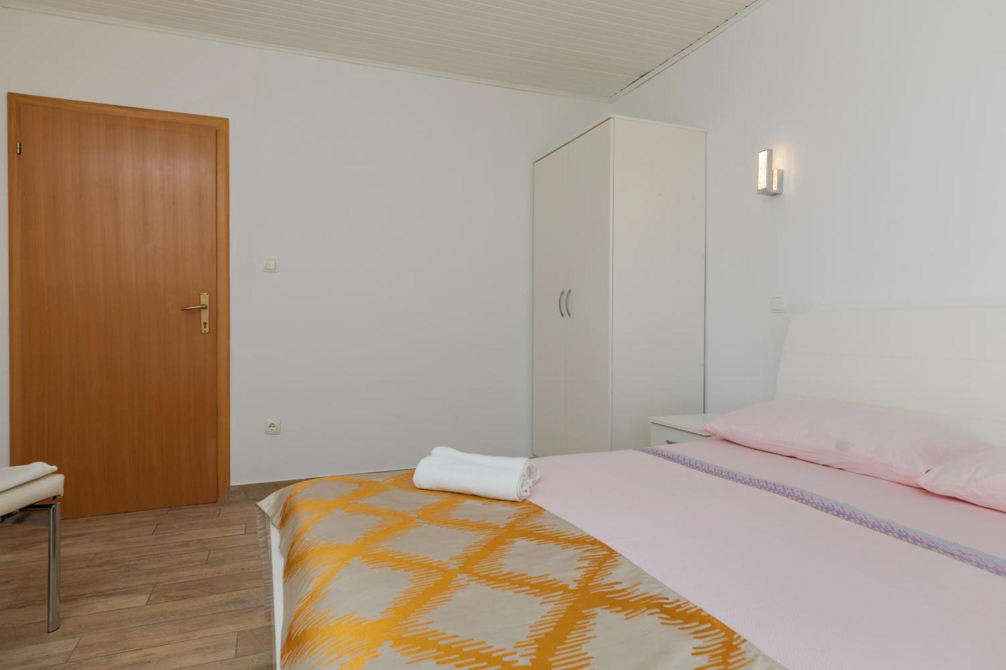 Apartments By The Sea Duce, Omis - 2992 Dugi Rat Szoba fotó